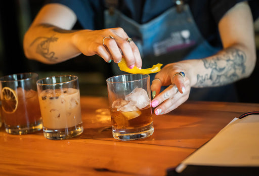 An American Cocktail in Paris Cocktail Class